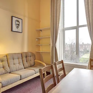 https://the-vikings-house-apartment.dublin-hotelsweb.com