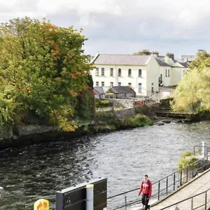 https://waterfront-apartment-galway.galwayhotelsireland.net